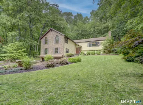 99 Knollwood Dr, Glastonbury, CT 06033