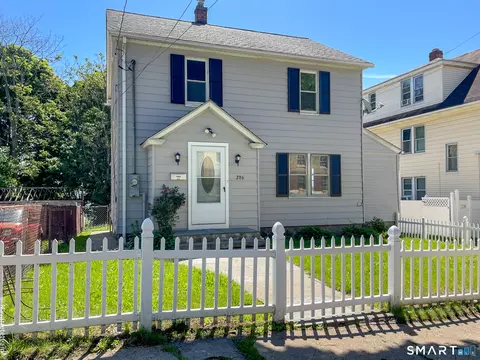 206 Ridgefield Ave, Bridgeport, CT 06610