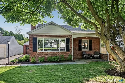 14 Spezzano Dr, Riverside, CT 06878