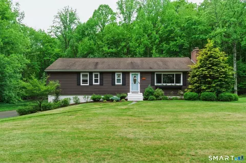 116 Hurd Rd, Trumbull, CT 06611