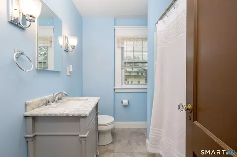 Bath - 47 Harmon St, Hamden, CT 06517 photo 1 of 2