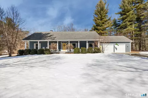 17 Blackwells Lndg, Brooklyn, CT 06234