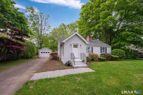 26 Ninety Rod Rd, Clinton, CT 06413