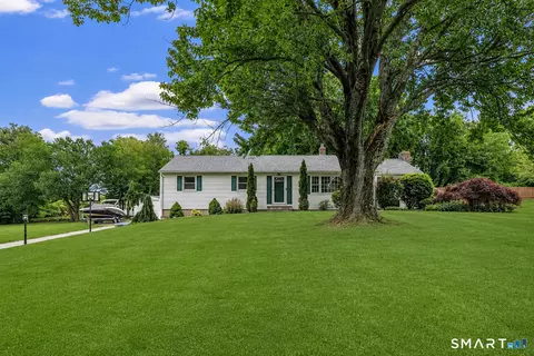 12 Laurel Wood Dr, Shelton, CT 06484