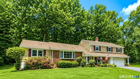 997 Rainbow Trl, Orange, CT 06477