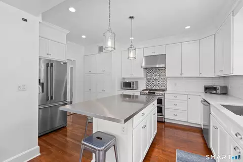 Kitchen - 207 Redding Rd, Redding, CT 06896 photo 5 of 5