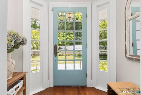 Entry Way - 207 Redding Rd, Redding, CT 06896 photo 2 of 5