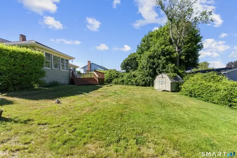 Exterior - 48 Prospect Ave, Niantic, CT 06357 photo 5 of 6