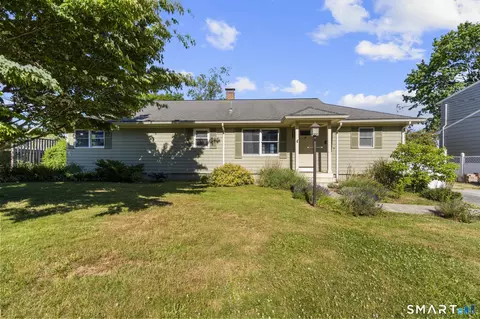 Exterior - 48 Prospect Ave, Niantic, CT 06357 photo 2 of 6