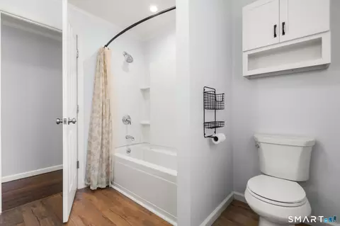 Bath - 48 Prospect Ave, Niantic, CT 06357 photo 4 of 4