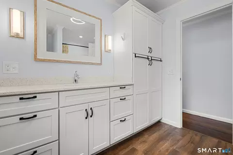 Bath - 48 Prospect Ave, Niantic, CT 06357 photo 3 of 4
