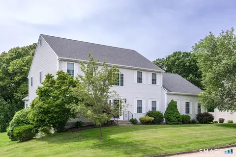 97 Island Grn, Glastonbury, CT 06033