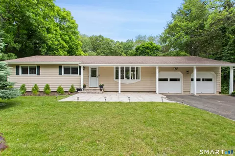 38 Stonecrop Rd, Norwalk, CT 06851
