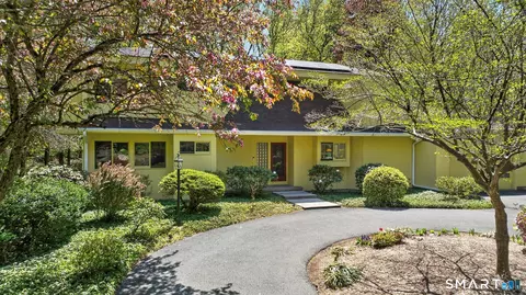 17 Climax Rd, Simsbury, CT 06070