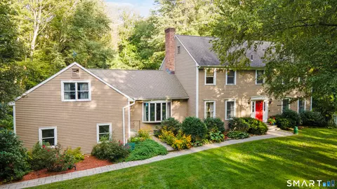 168 N Farm Rd, Middlebury, CT 06762