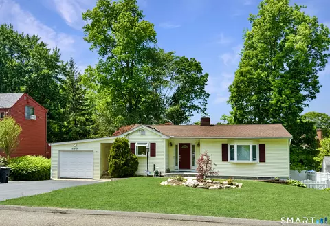 28 Pamlynn Rd, Stamford, CT 06905