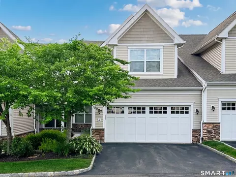 6 Lockwood Cir #6, Bethel, CT 06801