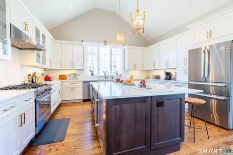 Kitchen - 471 Newtown Tpke, Redding, CT 06896 photo 1 of 5