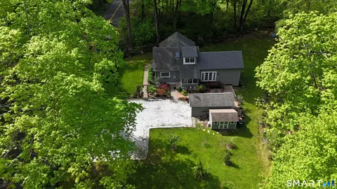 Exterior - 471 Newtown Tpke, Redding, CT 06896 photo 3 of 10