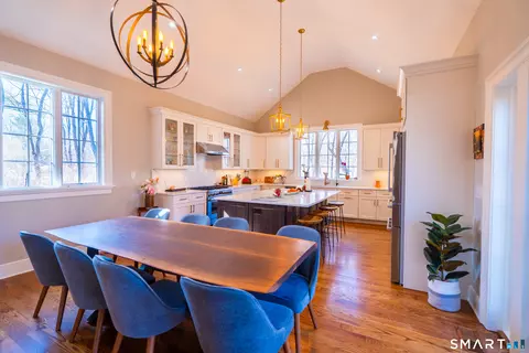 Dining - 471 Newtown Tpke, Redding, CT 06896 photo 2 of 4