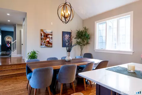 Dining - 471 Newtown Tpke, Redding, CT 06896 photo 4 of 4