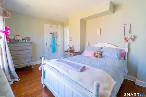 Bedroom - 471 Newtown Tpke, Redding, CT 06896 photo 4 of 4