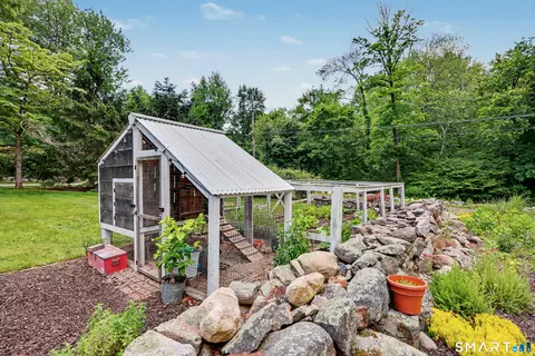 Exterior - 183 Range Rd, Wilton, CT 06897 photo 9 of 11