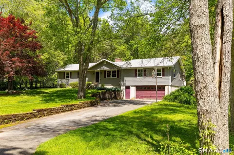 12 Stanton Ln, Preston, CT 06365