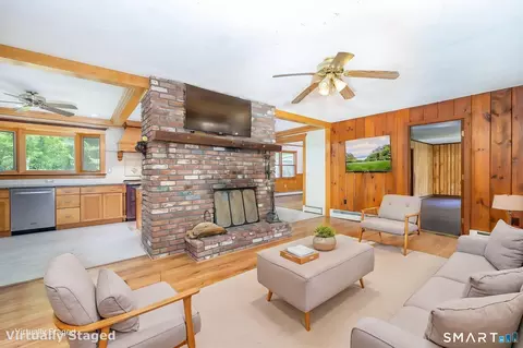 Living - 12 Stanton Ln, Preston, CT 06365 photo 1 of 5