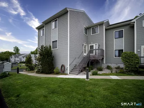 88 Turtle Bay Dr #88, Branford, CT 06405