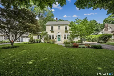 17 Ridge Rd, Danbury, CT 06810