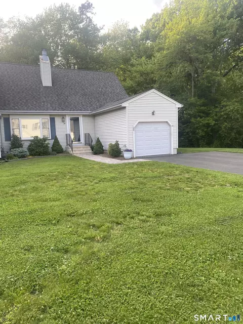 28 Deer Run Trl, Manchester, CT 06042