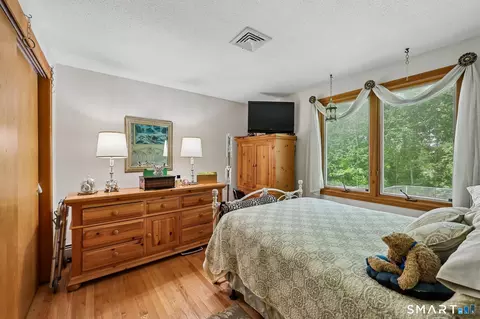 Bedroom - 46 Stonegate Dr, Wethersfield, CT 06109 photo 3 of 5