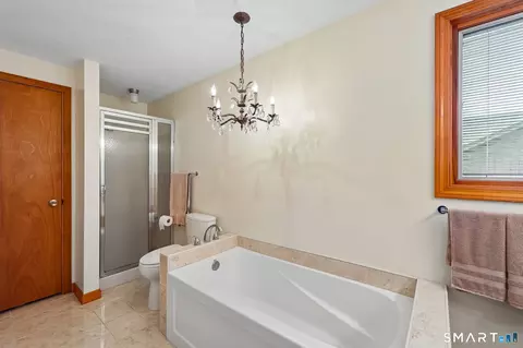 Bath - 46 Stonegate Dr, Wethersfield, CT 06109 photo 3 of 5