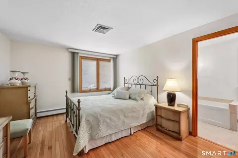 Bedroom - 46 Stonegate Dr, Wethersfield, CT 06109 photo 1 of 5