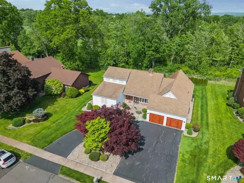 46 Stonegate Dr, Wethersfield, CT 06109