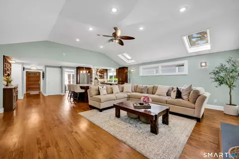 Living - 204 Braeside Dr, Hamden, CT 06514 photo 4 of 4