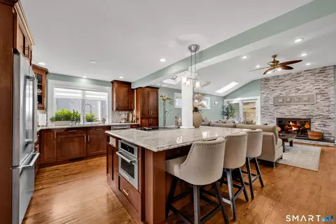 Kitchen - 204 Braeside Dr, Hamden, CT 06514 photo 1 of 2