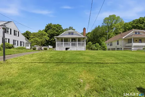 229 Montoe Rd, Waterbury, CT 06704