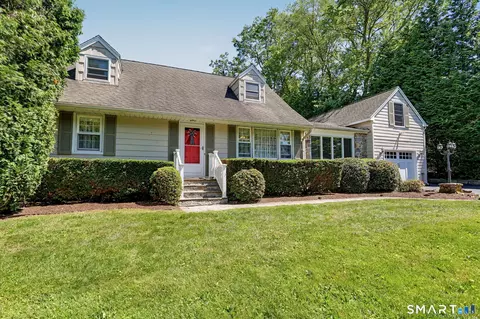 14 Peters Rd, Trumbull, CT 06611