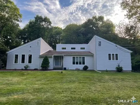 36 Old Barnabas Rd, Woodbridge, CT 06525