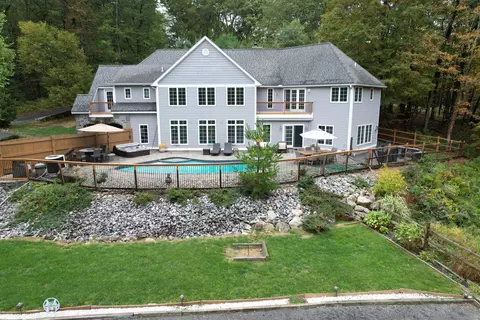 55 Butternut Ln, Watertown, CT 06795