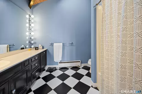 Bath - 305 Westledge Dr, Torrington, CT 06790 photo 4 of 5