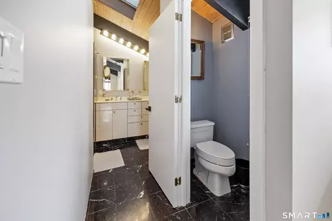Bath - 305 Westledge Dr, Torrington, CT 06790 photo 2 of 5