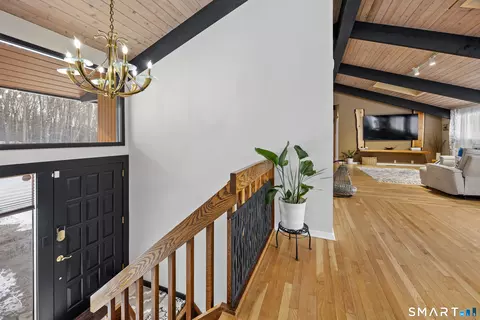 Entry Way - 305 Westledge Dr, Torrington, CT 06790 photo 2 of 3