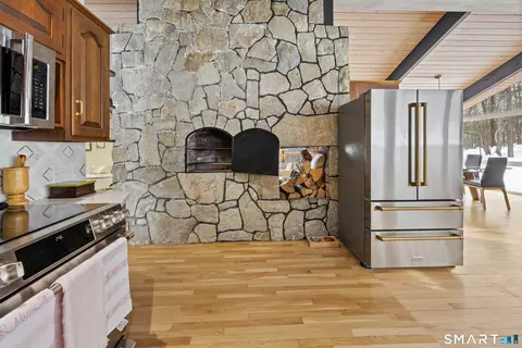 Kitchen - 305 Westledge Dr, Torrington, CT 06790 photo 3 of 4