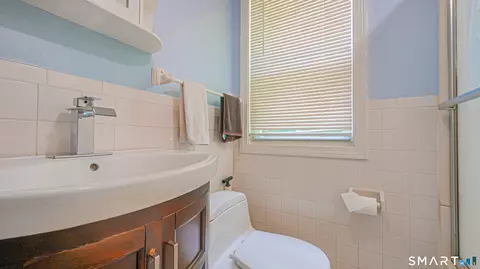 114 Highland Ave, East Haven, CT 06513 photo 11