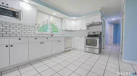 114 Highland Ave, East Haven, CT 06513 photo 5