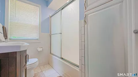 Bath - 114 Highland Ave, East Haven, CT 06513 photo 2 of 6