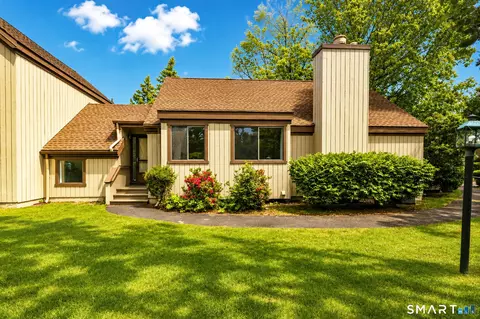 513 Opa Ln #A, Stratford, CT 06614